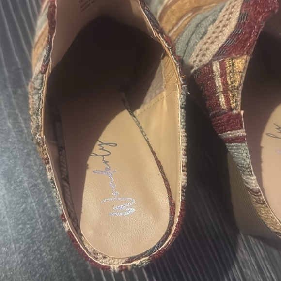 Multicolor Woven Women's heeled mules - Picture 6 of 7